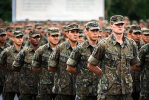 Os Melhores Concursos Militares para Jovens de 13 a 18 Anos
